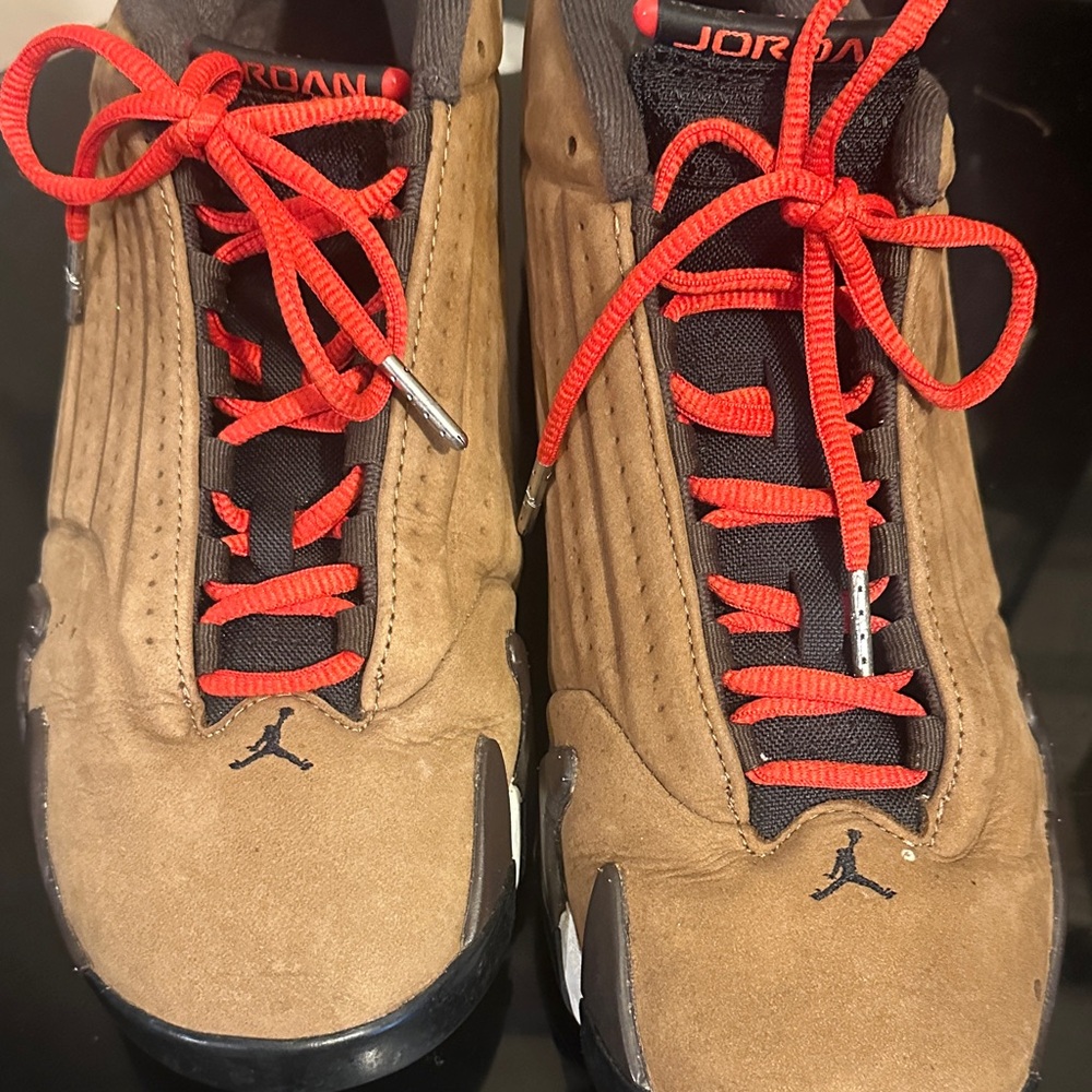 Jordan Men's Tan and Red Sneakers